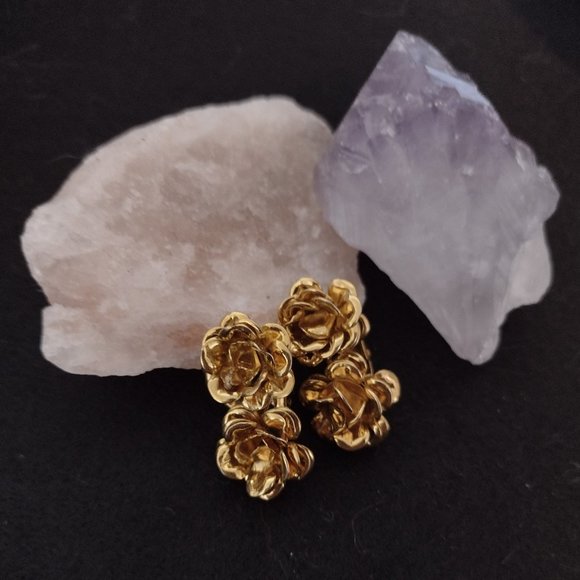 Golden Metal Floral Clip-on Earrings - Picture 1 of 1